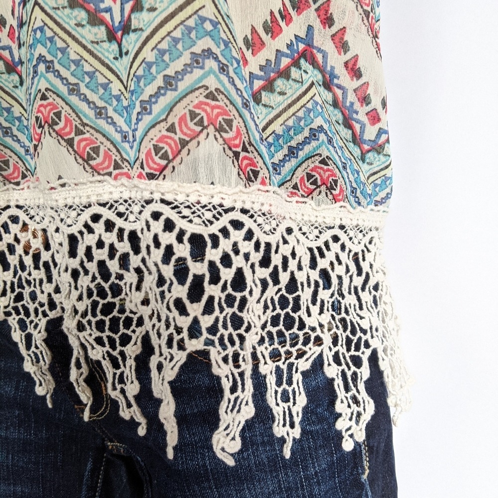 Eyeshadow Women Medium Multi Color Chevron Geometric Crochet Lace Trim Blouse - Picture 5 of 9
